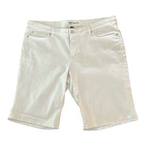 GAP White Bermuda Shorts Women Size 18